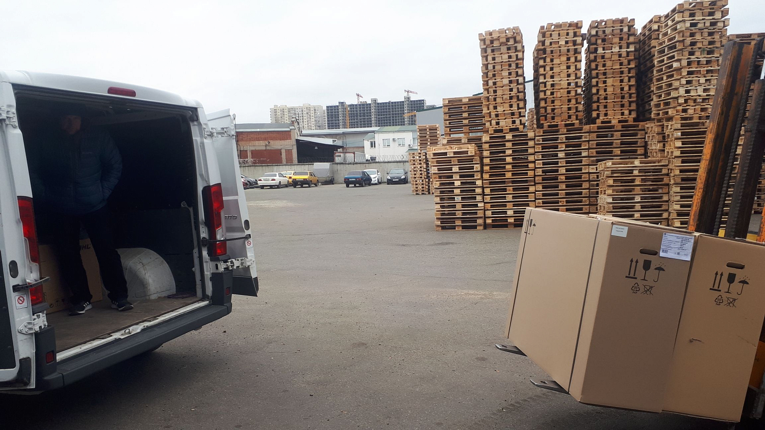 Отгрузка двух компрессоров для ремонтных работ