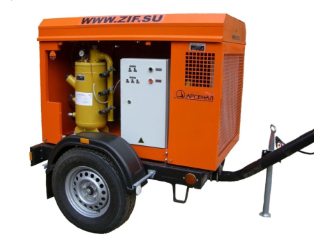 Винтовой компрессор  ЗИФ-СВЭ-6,3/0,7 в кожухе на шасси