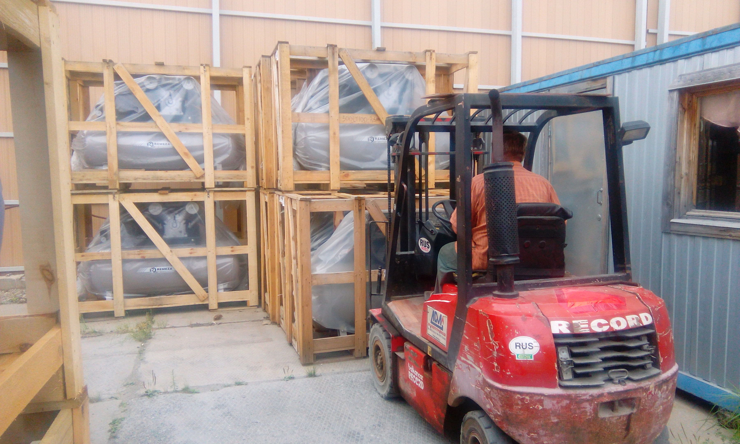 Отгрузка поршневых компрессоров СБ4/Ф-500.LT100 и СБ4/Ф-500.LT100/16 дилеру