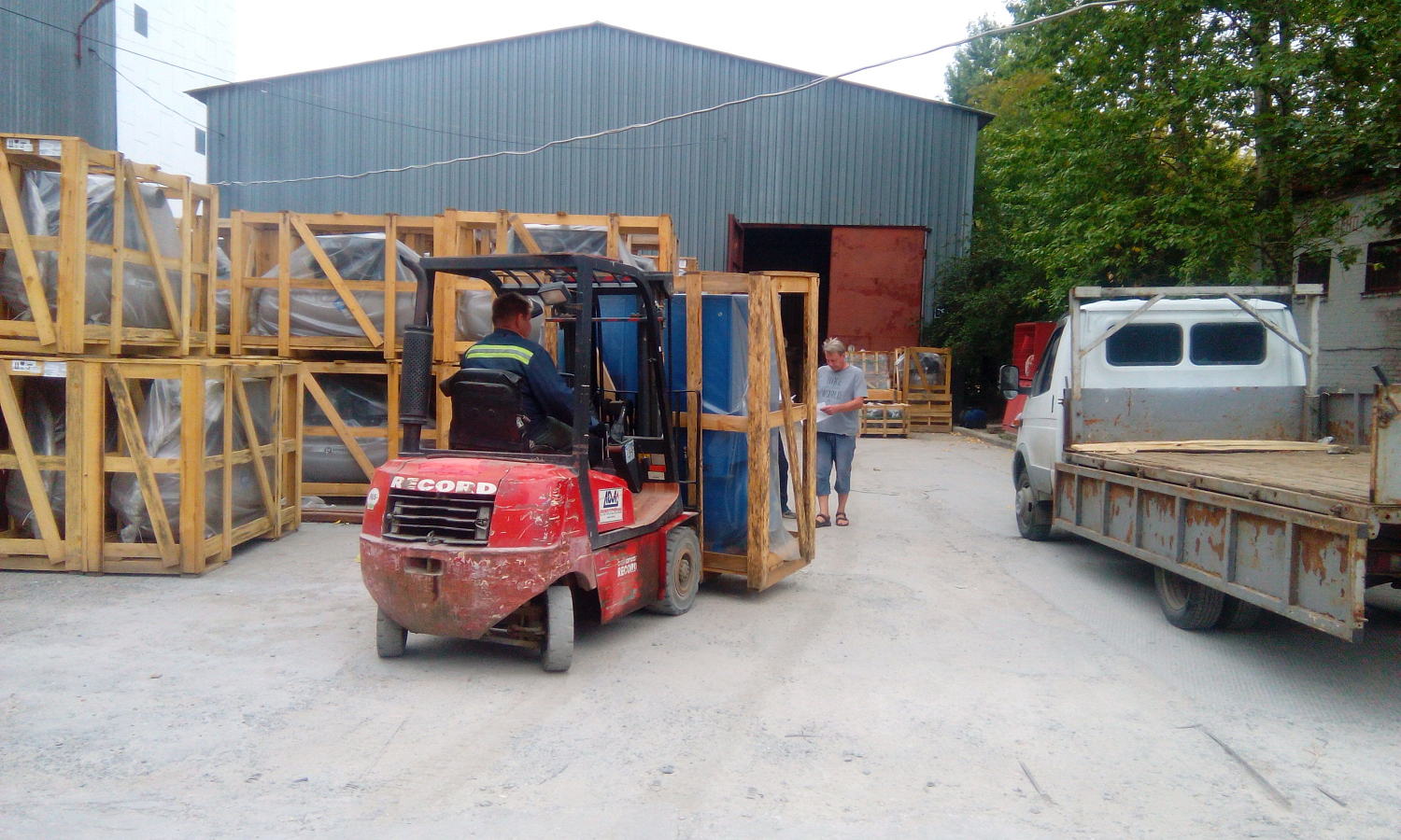 Отгрузка поршневого и винтового компрессоров в транспортную компанию