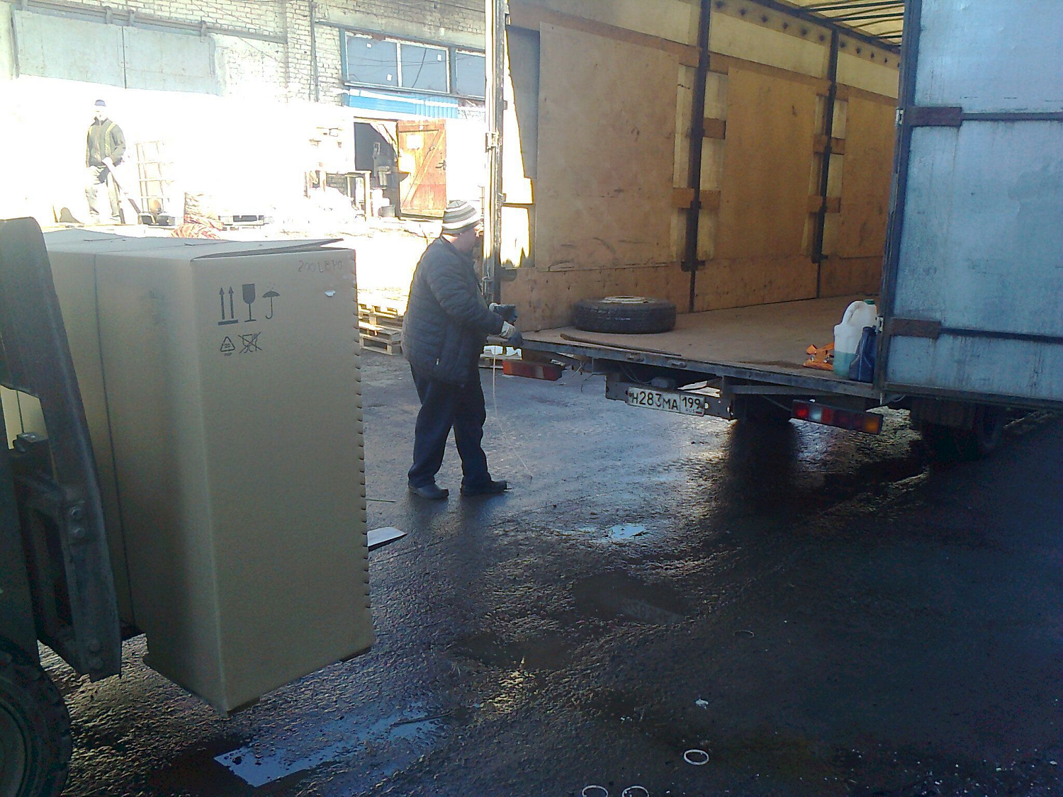 Отгрузка поршневого компрессора клиенту на производство из Ростова